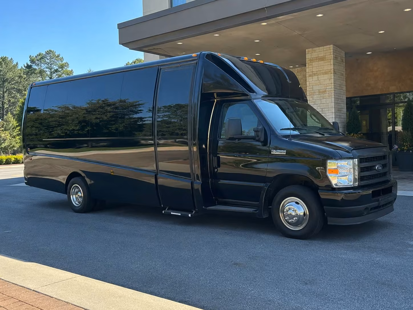 corporate event bus rentals in pittsburgh